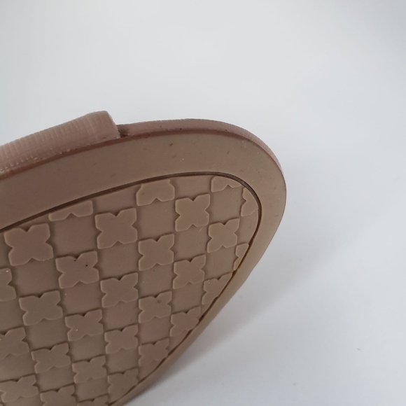 Amelia Grace Korine beige heeled shoe size 7M - Picture 10 of 11